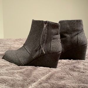 Toms Desert Wedge Bootiea